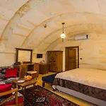 Lucky Cave Cappadocia 3* גורמה
