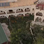 Lucky Cave Cappadocia מלון