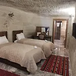 Lucky Cave Cappadocia מלון
