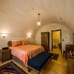 Lucky Cave Cappadocia גורמה