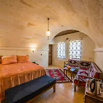 Lucky Cave Cappadocia גורמה