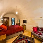 Lucky Cave Cappadocia מלון גורמה