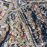 Lucky Cave Cappadocia מלון